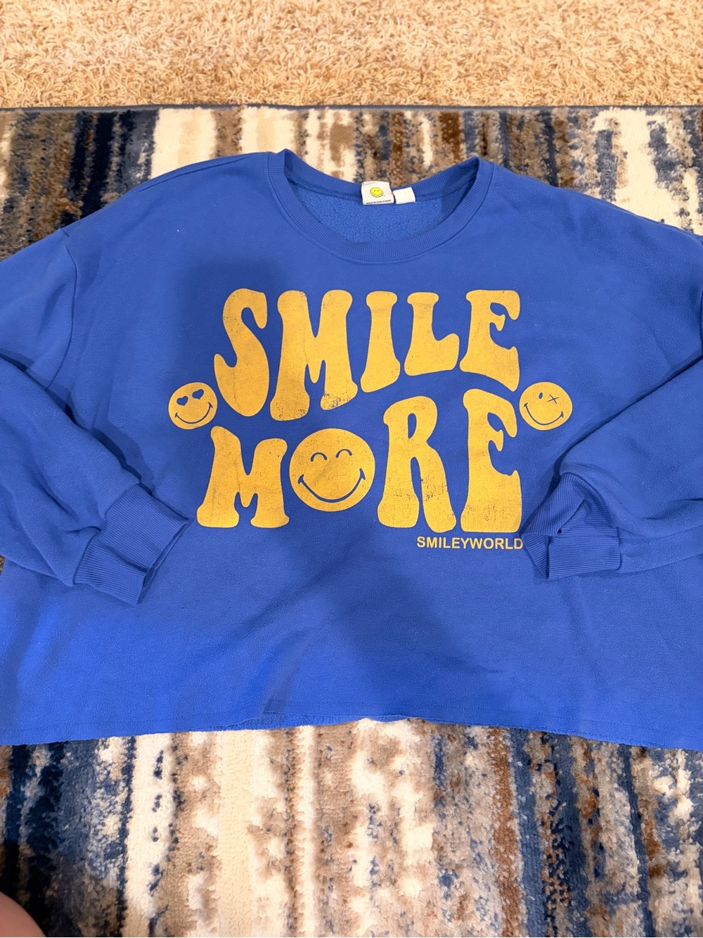 Smiley World blue crewneck crop fleece sweatshirt 😊💙